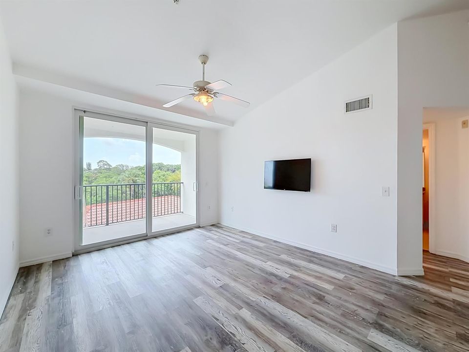 1119 Villa Circle-25