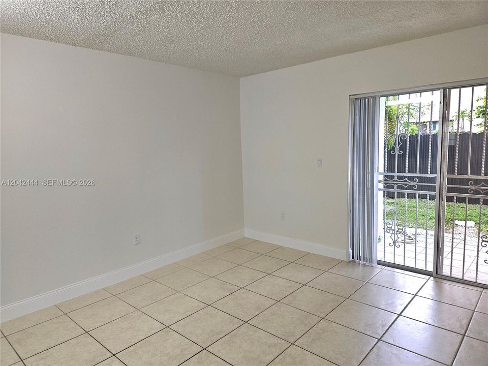 В аренду: $2,600 (2 спален, 2 ванн, 1108 Квадратных фут)