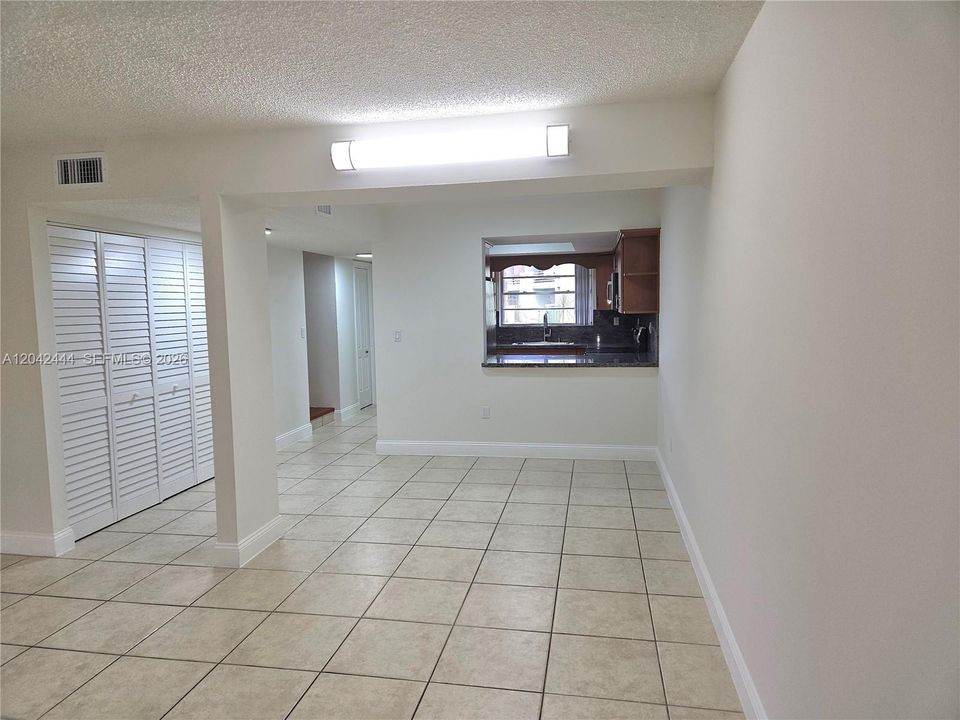 В аренду: $2,600 (2 спален, 2 ванн, 1108 Квадратных фут)