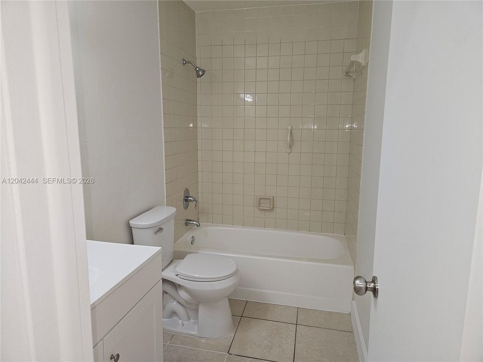 В аренду: $2,600 (2 спален, 2 ванн, 1108 Квадратных фут)