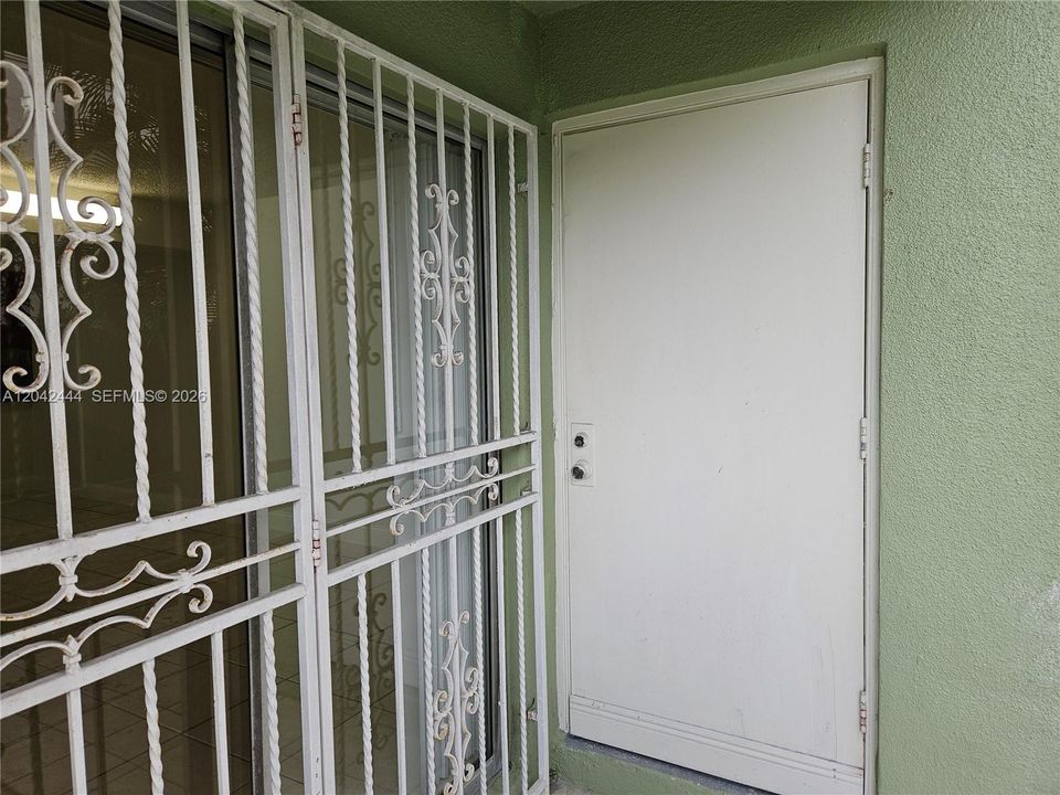 В аренду: $2,600 (2 спален, 2 ванн, 1108 Квадратных фут)