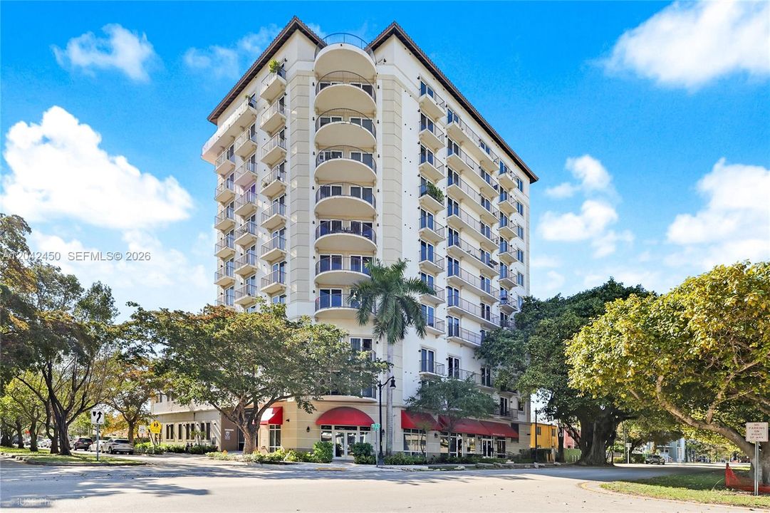 For Rent: $2,150 (1 beds, 1 baths, 670 Square Feet)