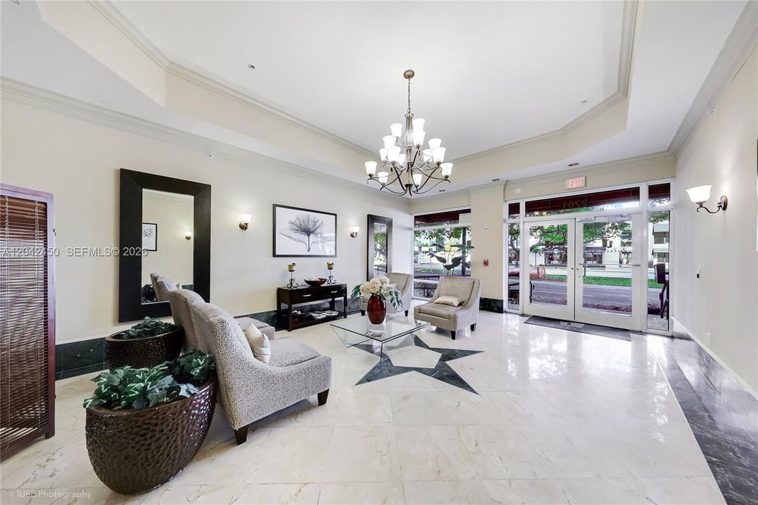 For Rent: $2,150 (1 beds, 1 baths, 670 Square Feet)
