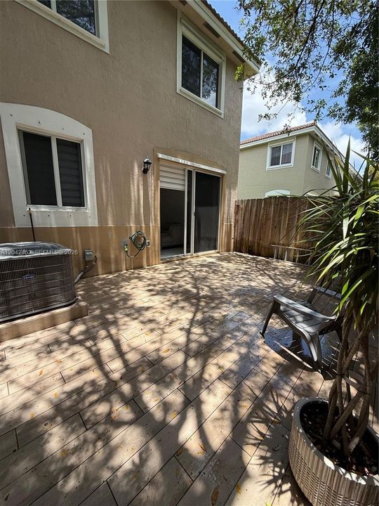В аренду: $2,800 (4 спален, 3 ванн, 1374 Квадратных фут)