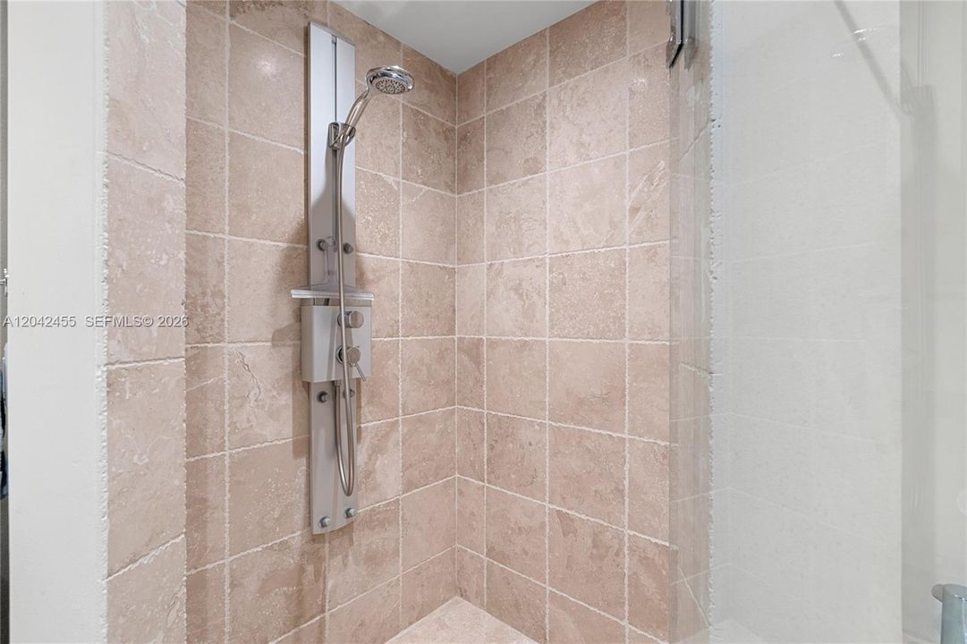 На продажу: $825,000 (1 спален, 1 ванн, 914 Квадратных фут)