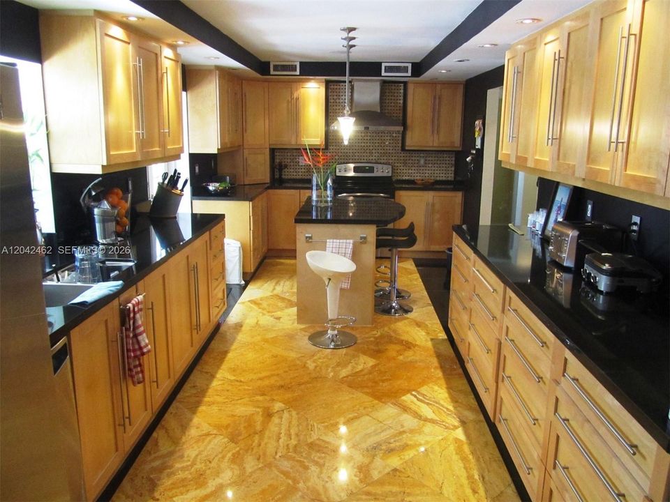 В аренду: $13,000 (4 спален, 4 ванн, 2798 Квадратных фут)