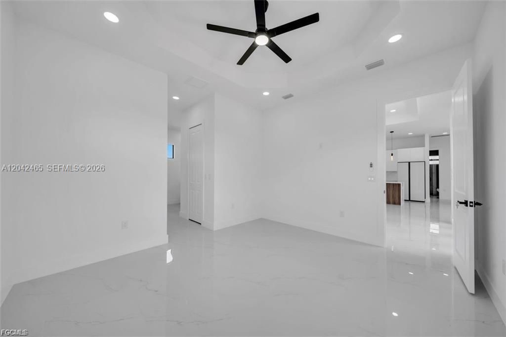 На продажу: $354,900 (3 спален, 2 ванн, 1650 Квадратных фут)