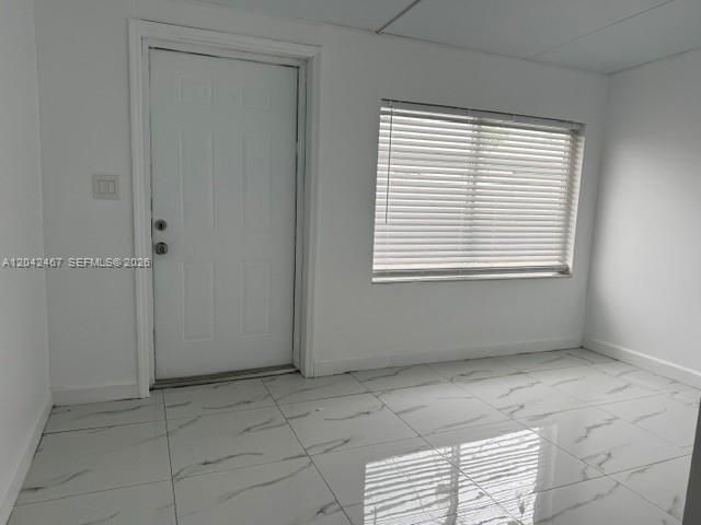 For Rent: $2,500 (2 beds, 1 baths, 1931 Square Feet)