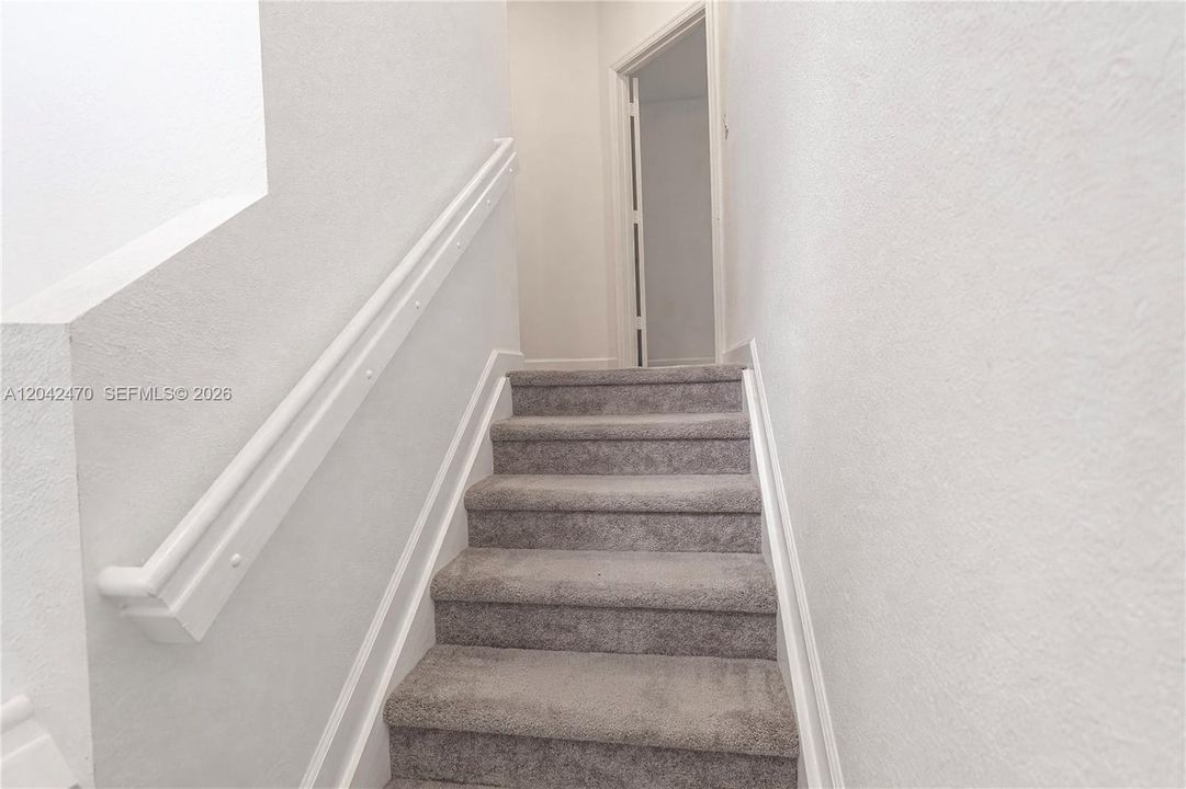 En Renta: $2,700 (3 camas, 2 baños, 1695 Pies cuadrados)