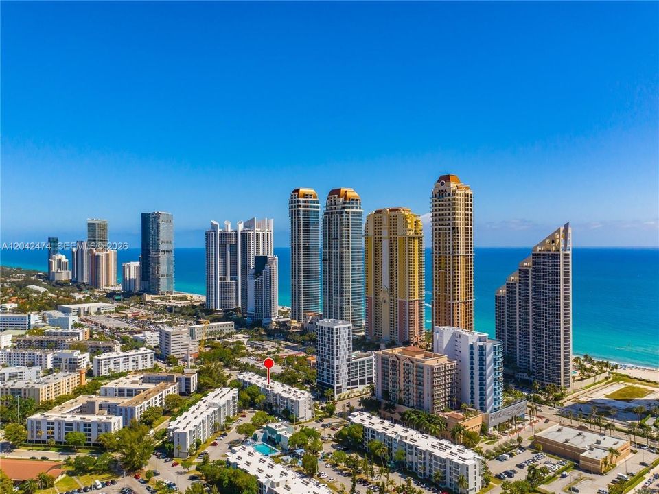 For Rent: $2,200 (1 beds, 1 baths, 620 Square Feet)