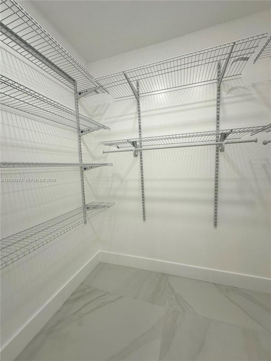 For Rent: $2,200 (1 beds, 1 baths, 620 Square Feet)