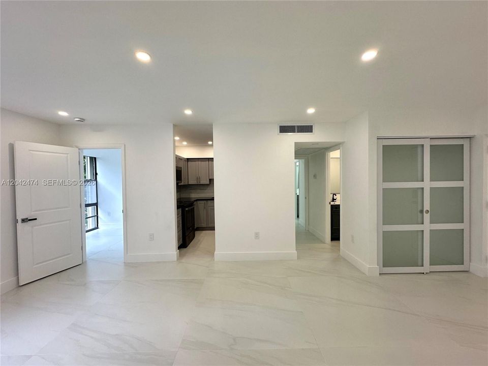 For Rent: $2,200 (1 beds, 1 baths, 620 Square Feet)