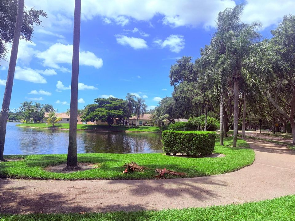 For Sale: $429,900 (3 beds, 2 baths, 1337 Square Feet)