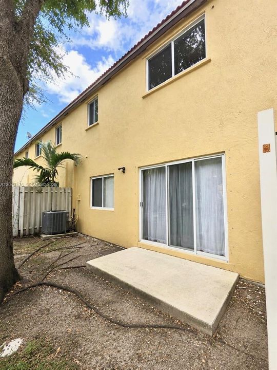 For Sale: $429,900 (3 beds, 2 baths, 1337 Square Feet)