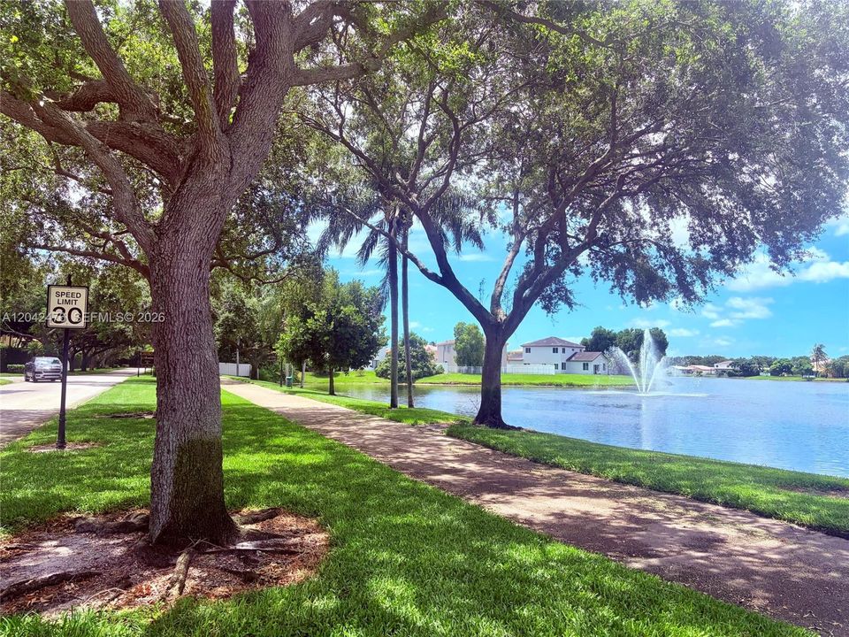 For Sale: $429,900 (3 beds, 2 baths, 1337 Square Feet)