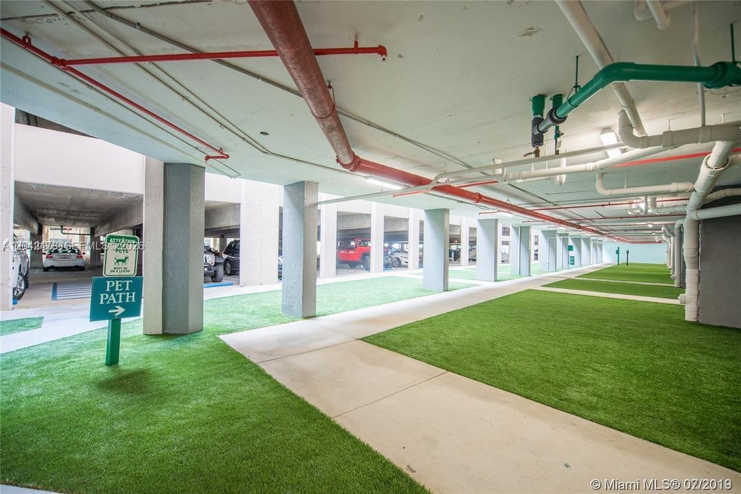 En Venta: $1,100,000 (3 camas, 2 baños, 1560 Pies cuadrados)