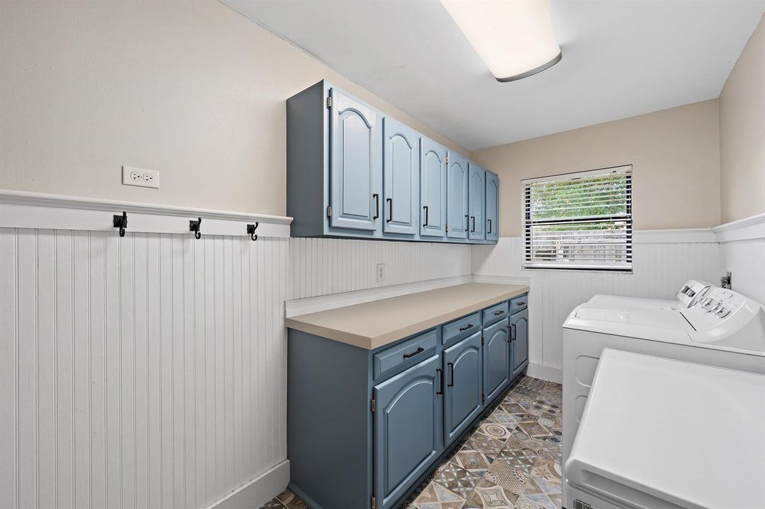 14039 Greentree Trail-Laundry