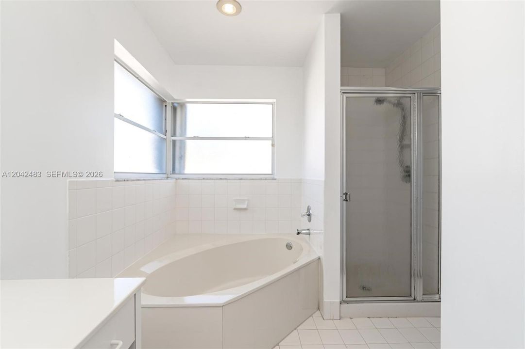 En Renta: $4,900 (4 camas, 2 baños, 2211 Pies cuadrados)
