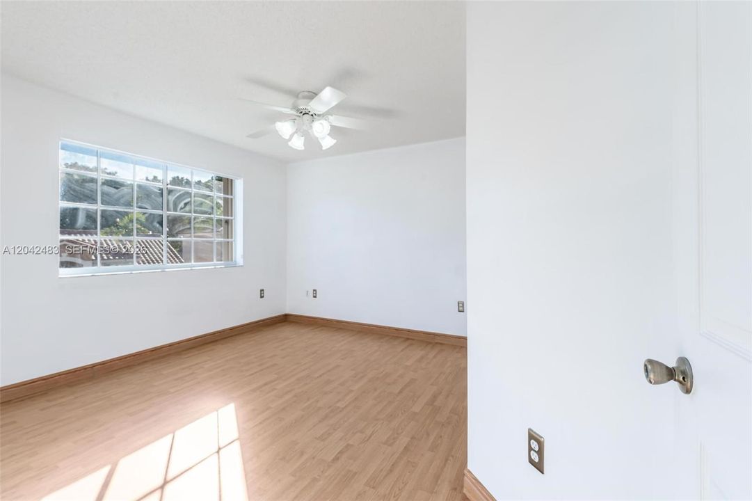 En Renta: $4,900 (4 camas, 2 baños, 2211 Pies cuadrados)