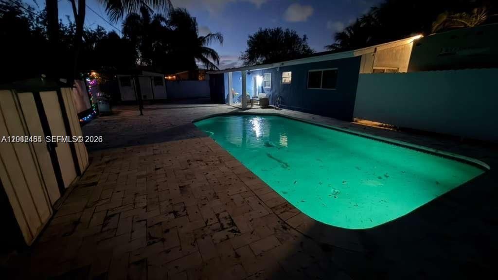 En Venta: $549,900 (3 camas, 2 baños, 875 Pies cuadrados)