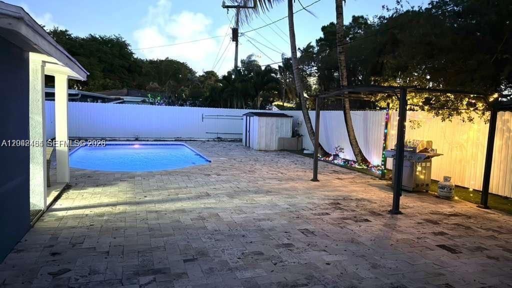 En Venta: $549,900 (3 camas, 2 baños, 875 Pies cuadrados)