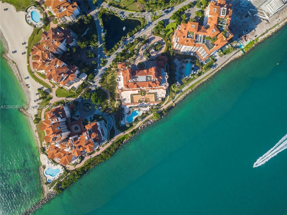 В аренду: $50,000 (4 спален, 4 ванн, 3690 Квадратных фут)