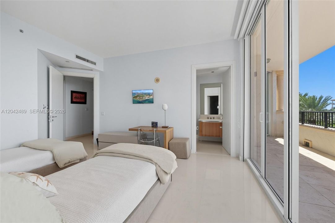 В аренду: $50,000 (4 спален, 4 ванн, 3690 Квадратных фут)