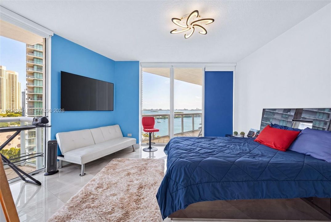 For Sale: $749,000 (2 beds, 2 baths, 1380 Square Feet)