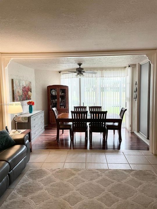 For Sale: $285,000 (3 beds, 2 baths, 1155 Square Feet)
