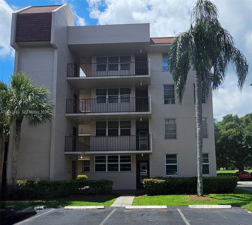 For Sale: $285,000 (3 beds, 2 baths, 1155 Square Feet)