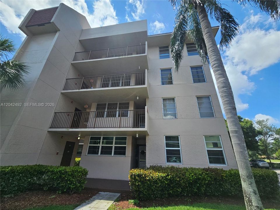 For Sale: $285,000 (3 beds, 2 baths, 1155 Square Feet)