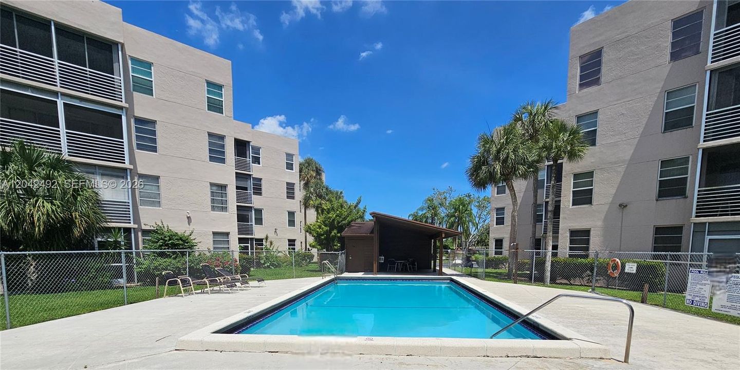 For Sale: $285,000 (3 beds, 2 baths, 1155 Square Feet)