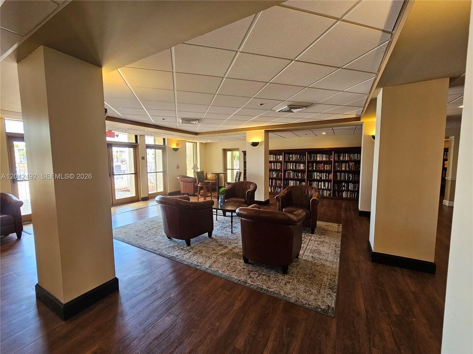 For Sale: $285,000 (3 beds, 2 baths, 1155 Square Feet)