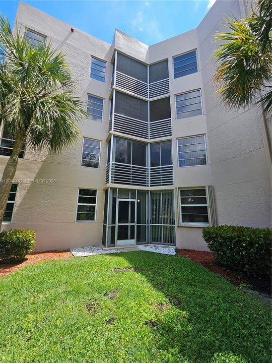 For Sale: $285,000 (3 beds, 2 baths, 1155 Square Feet)