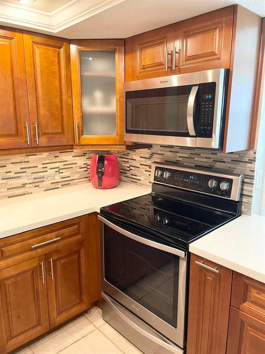 For Sale: $285,000 (3 beds, 2 baths, 1155 Square Feet)
