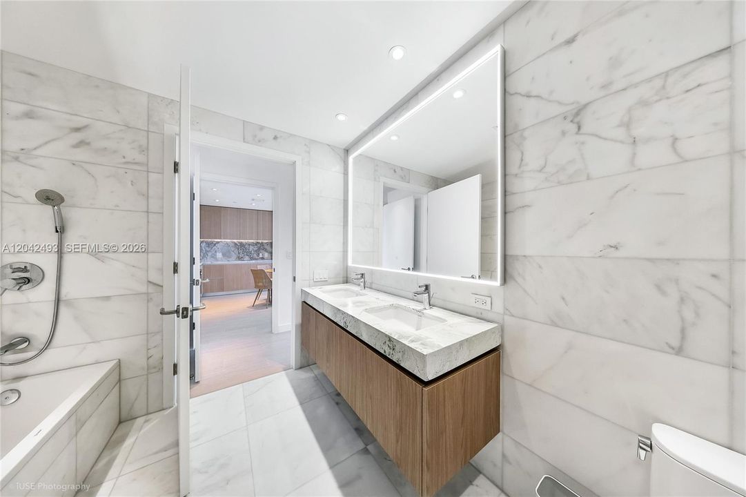 For Sale: $1,489,000 (1 beds, 1 baths, 1010 Square Feet)
