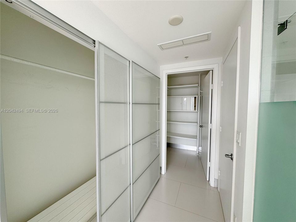 В аренду: $4,000 (2 спален, 2 ванн, 1099 Квадратных фут)