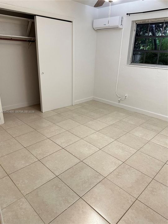 В аренду: $1,950 (4 спален, 2 ванн, 1566 Квадратных фут)