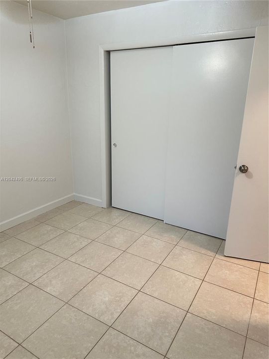 В аренду: $1,950 (4 спален, 2 ванн, 1566 Квадратных фут)