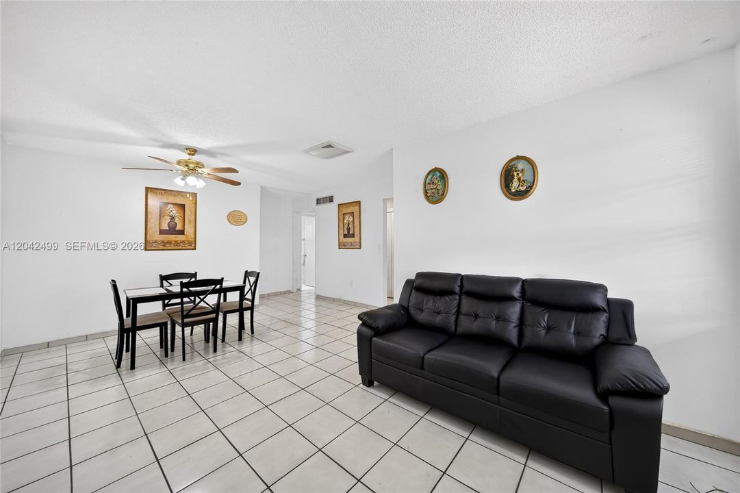 En Venta: $205,000 (3 camas, 1 baños, 800 Pies cuadrados)