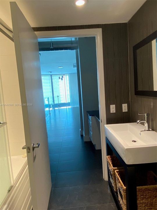 For Rent: $4,925 (2 beds, 2 baths, 1337 Square Feet)