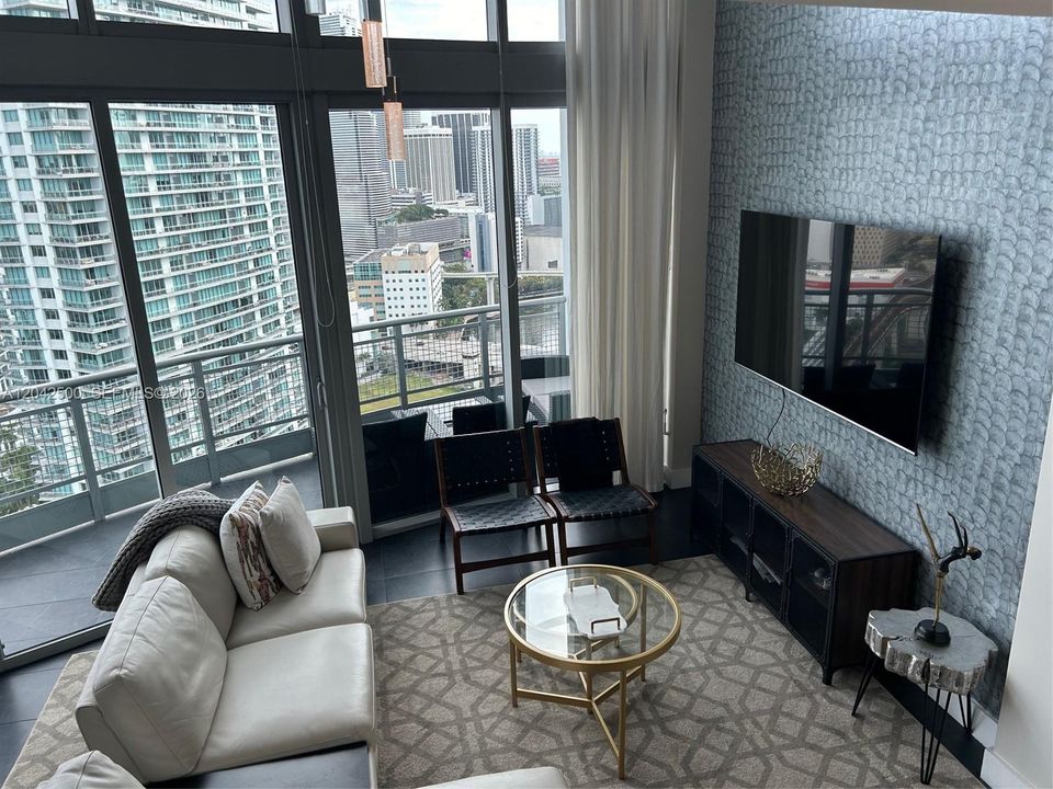 For Rent: $4,925 (2 beds, 2 baths, 1337 Square Feet)