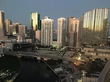 For Rent: $4,925 (2 beds, 2 baths, 1337 Square Feet)