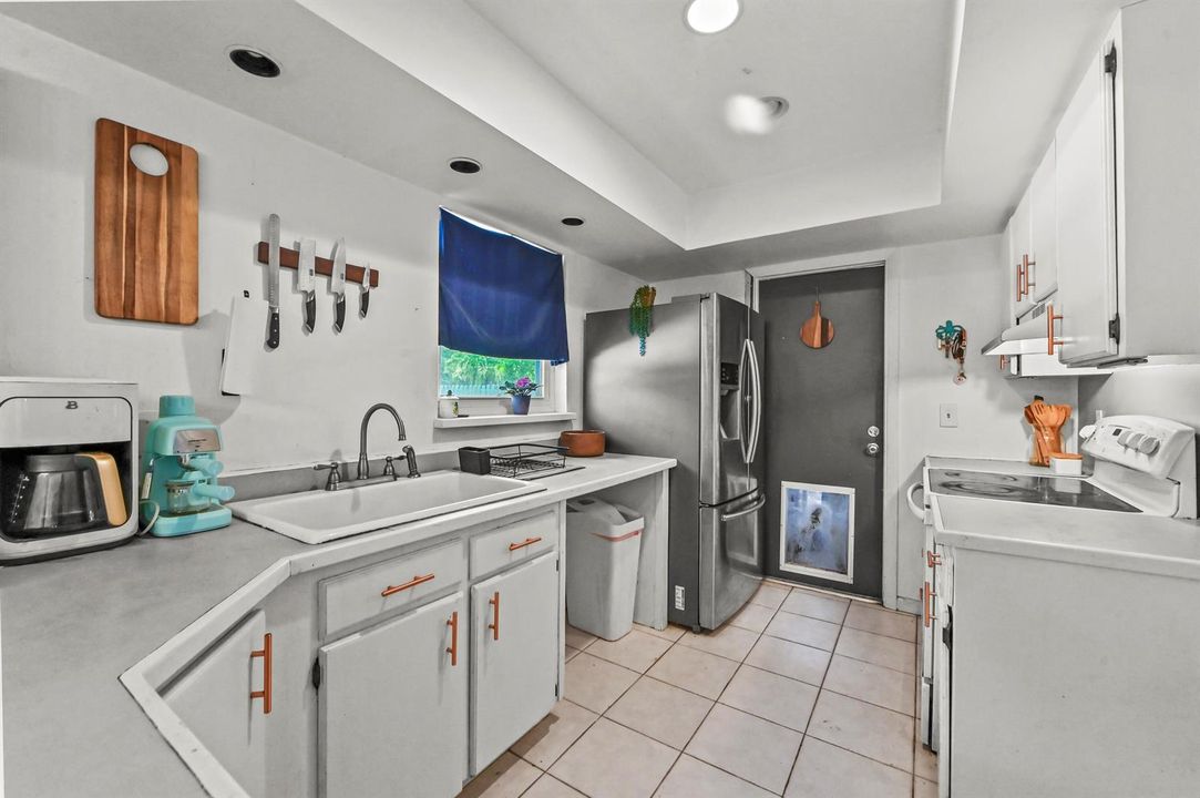 15 Kitchen 02