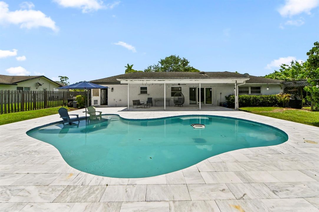 33 Backyard 02