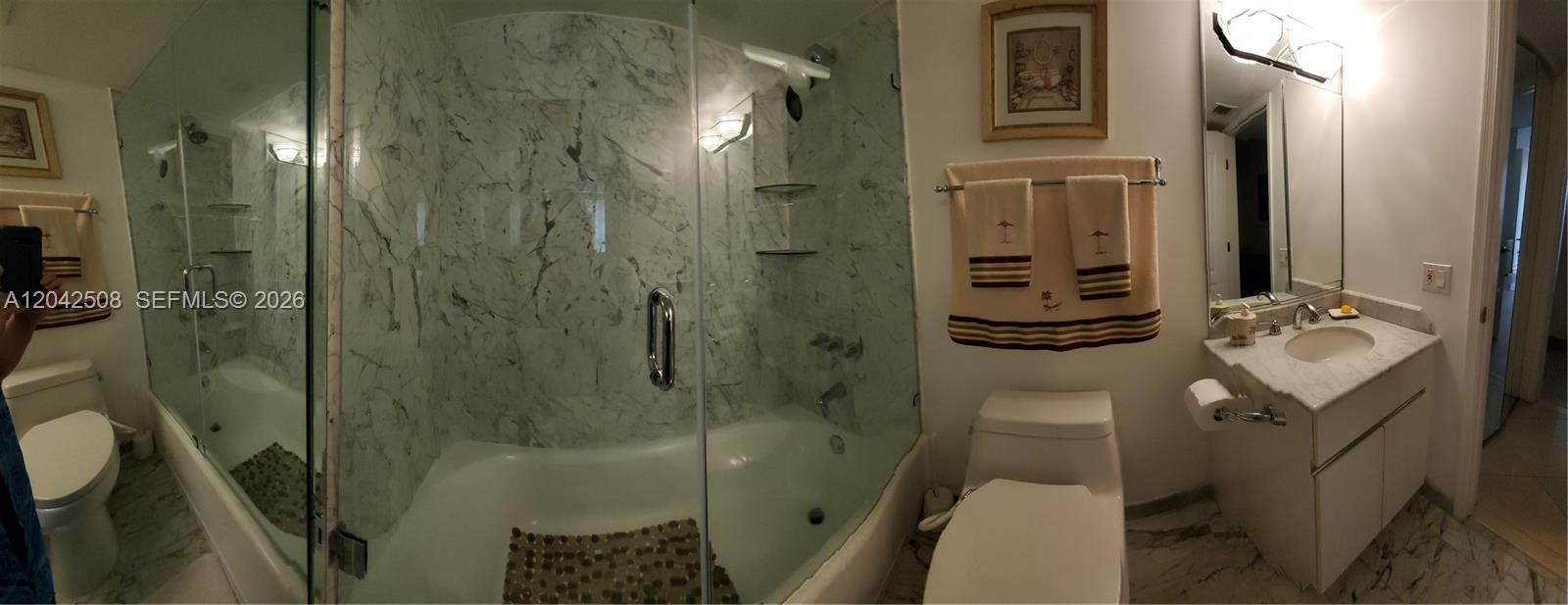 En Venta: $899,000 (2 camas, 2 baños, 1510 Pies cuadrados)