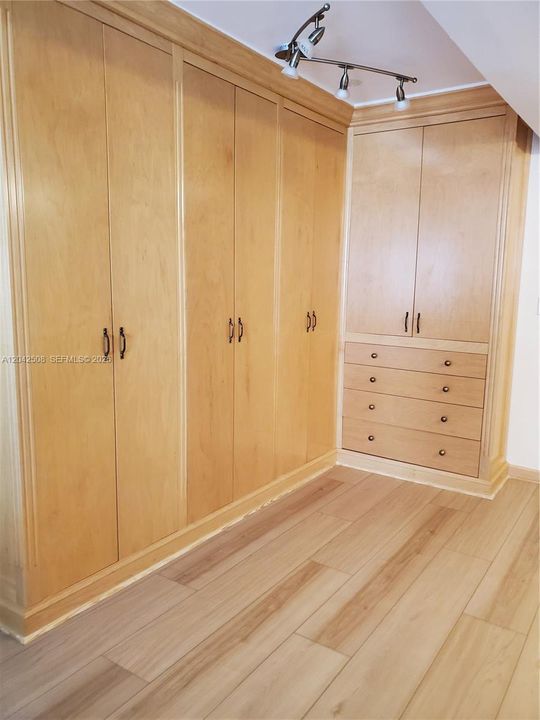 En Venta: $899,000 (2 camas, 2 baños, 1510 Pies cuadrados)
