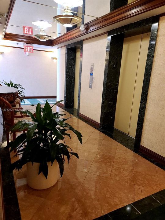 En Venta: $899,000 (2 camas, 2 baños, 1510 Pies cuadrados)