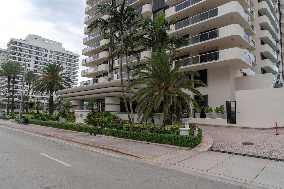 En Venta: $899,000 (2 camas, 2 baños, 1510 Pies cuadrados)