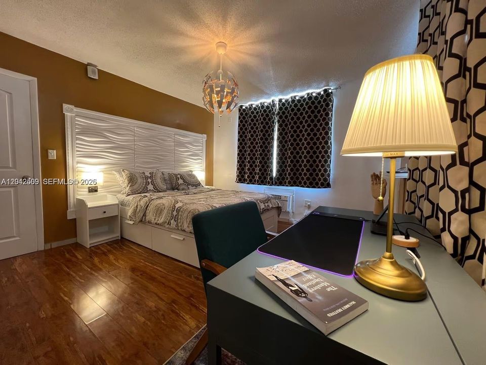 В аренду: $4,700 (1 спален, 1 ванн, 615 Квадратных фут)